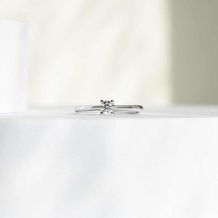 Zásnubný prsteň s diamantom Ponie 144051