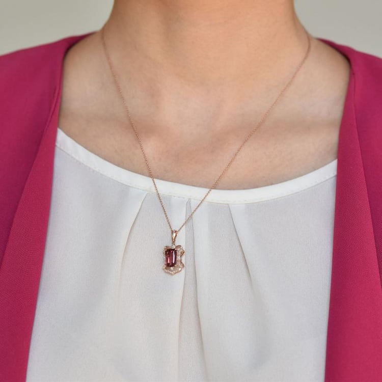 Zlatý náhrdelník 17811