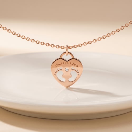Strieborný prívesok detské nožičky s diamantom a gravírom Sophia
