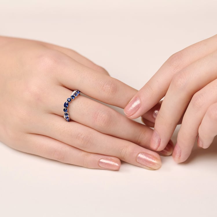 Elegantný zlatý prsteň so zafírmi a lab-grown diamantmi Sona 165524