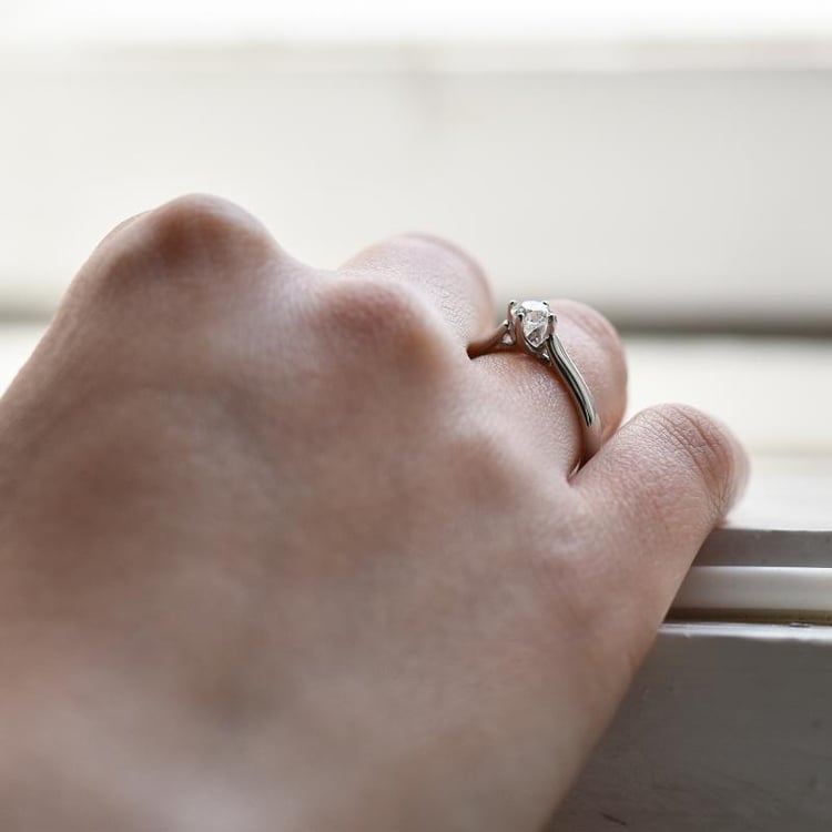 Diamantový prsteň z platiny 42737