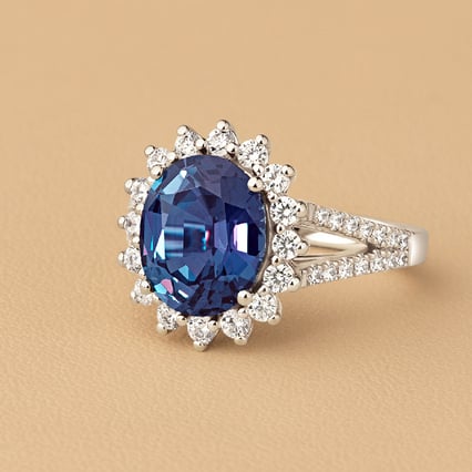 Zlatý halo prsteň s oválnym lab-grown alexandritom a diamantmi Willie