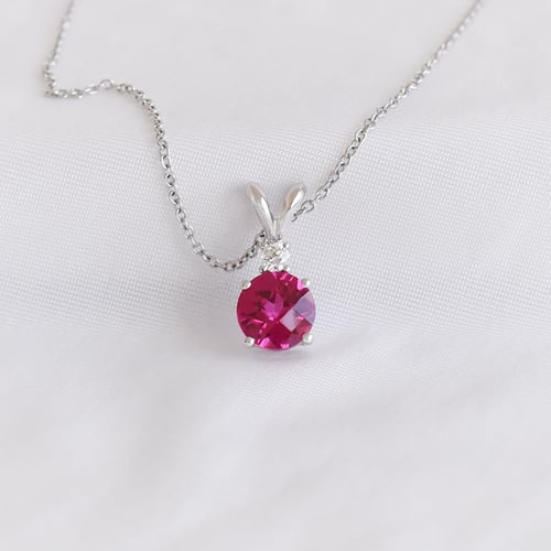 Zlatý rubínový prívesok s diamantom Endora