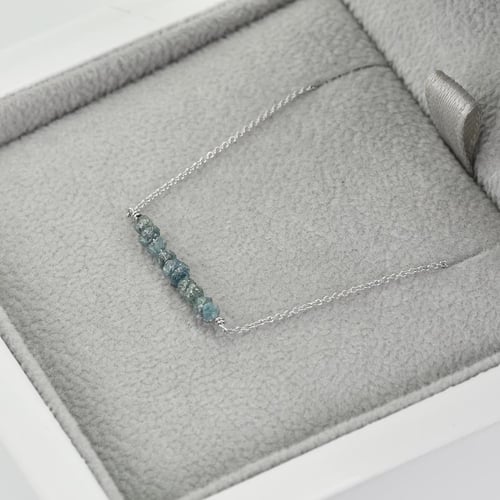 Zlatý náramok s modrými nebrúsenými diamantmi Fionne