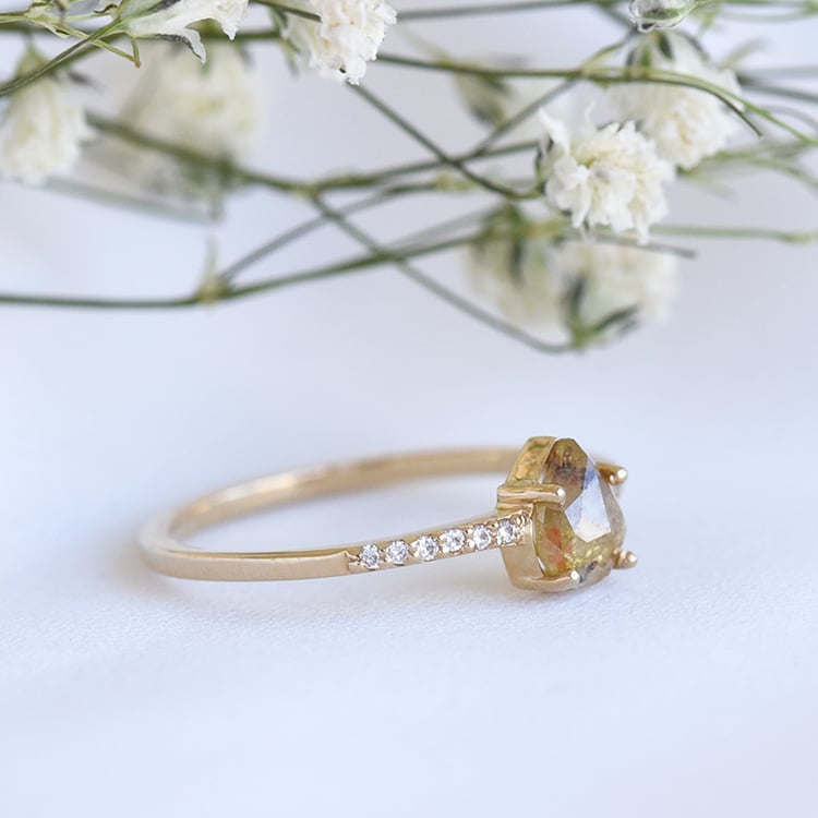 Zásnubný prsteň so žltým diamantom 78240