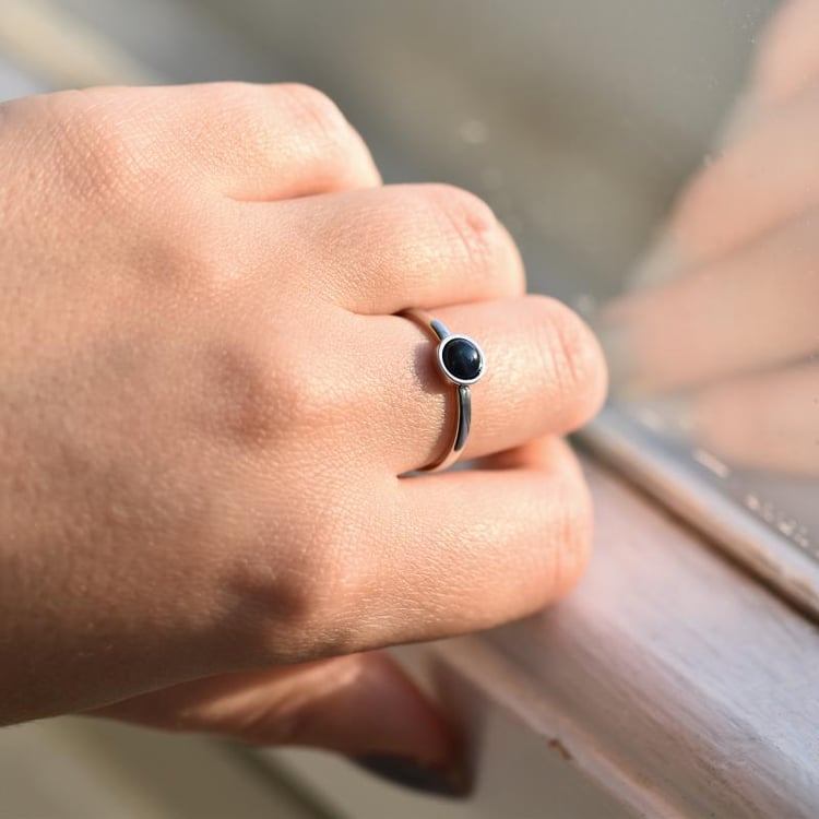 Zlatý prsten s magickým modrým zafírom 37715