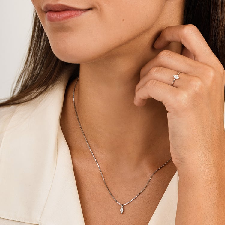 Minimalistický prsteň zo striebra s pear diamantom Valentin 163128