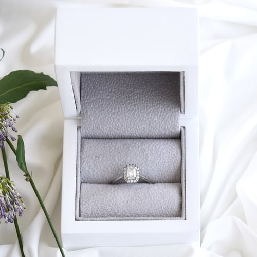 Zásnubný prsteň s emerald diamantom Zahara