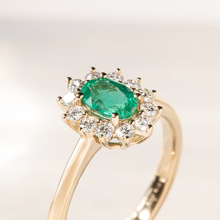 Zásnubný prsteň so smaragdom a diamantmi Yunisa 141125