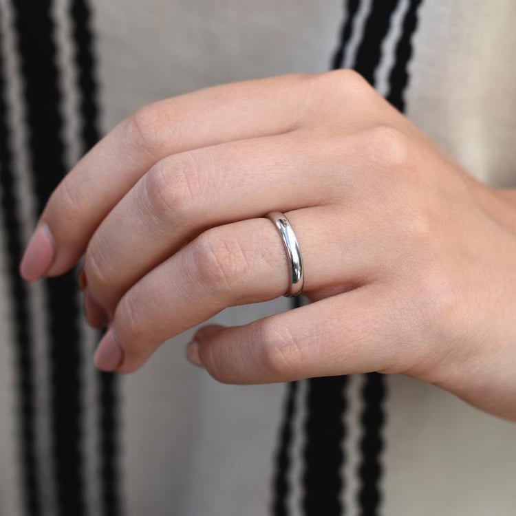 Komfortné svadobné obrúčky z platiny Loue 25845