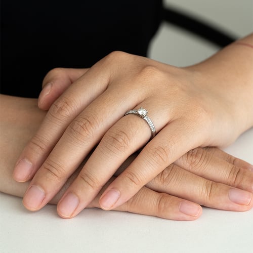 Zásnubný prsteň s diamantmi Ranamie