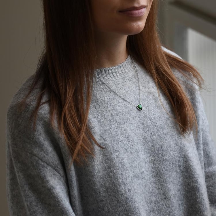 Zlatý náhrdelník s trilion tmavo zeleným opálom 51025