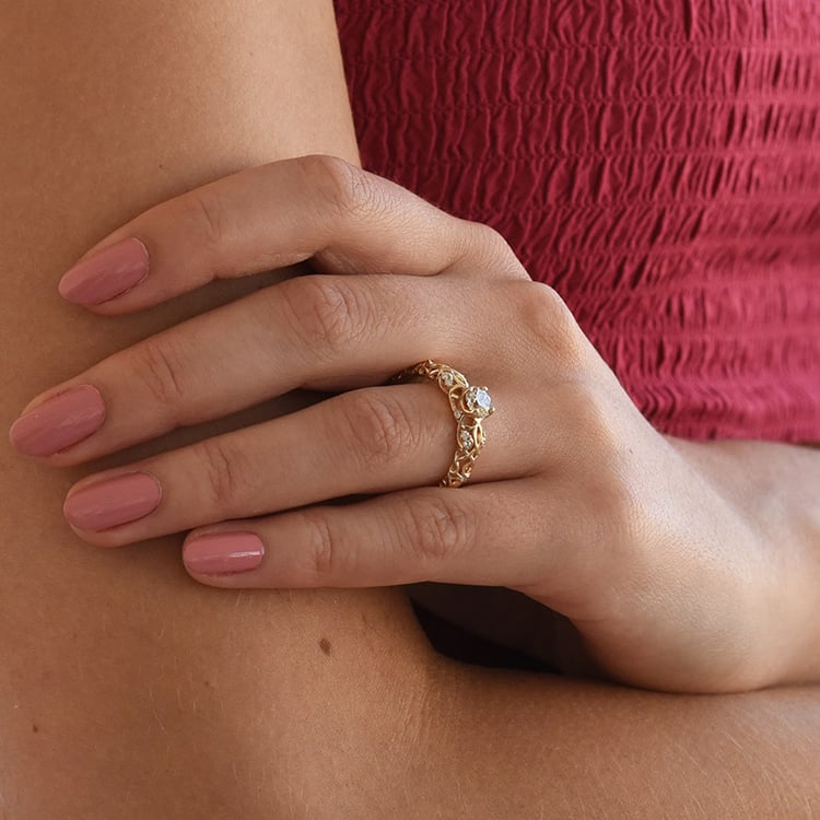 Zlatý prsteň s diamantmi 70229