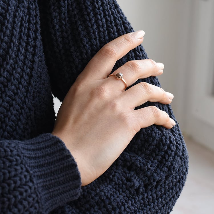 Zlatý minimalistický prsteň s hnedým 1 ct diamantom 74679