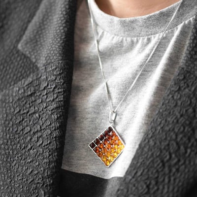 Jantarový náhrdelník