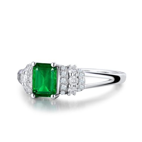 Zlatý prsteň s emerald smaragdom a diamantmi Lucan