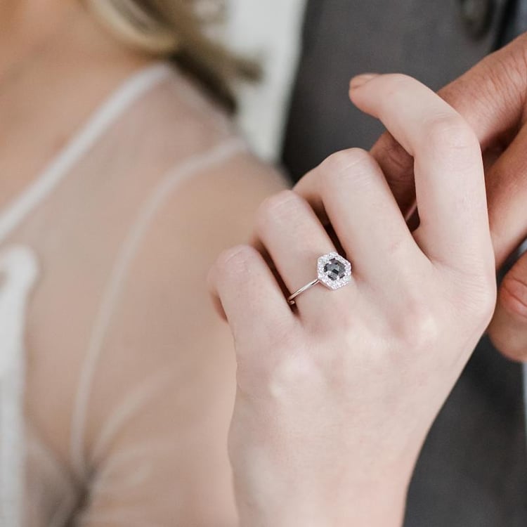 Diamantový prsteň zo zlata 34289