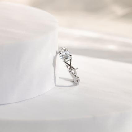 Prsteň s cabochon akvamarínom a diamantmi Lanayn