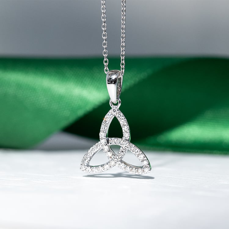 Diamantový prívesok v štýle keltského uzla Huberta 128265