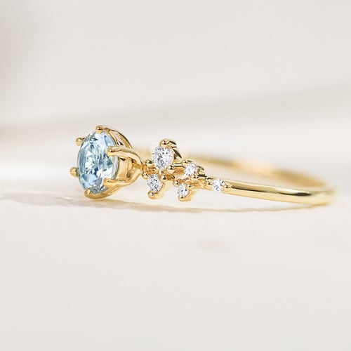 Zásnubný prsteň s akvamarínom a diamantmi Olha