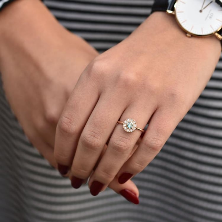 Zlatý zásnubný prsteň 35712