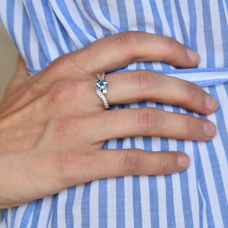 Strieborný prsteň Corvina 6843