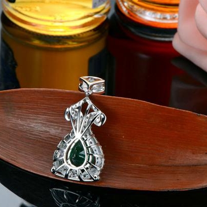 Smaragdový náhrdelník 6168