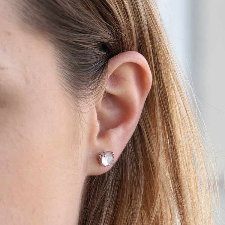 Jemné náušnice s ruženinmi zo zlata 79943