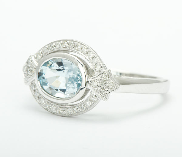 Zlatý prsteň s akvamarínom 6172