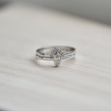 Zlatý zásnubný set prsteňov s marquise certifikovaným diamantom Wiale