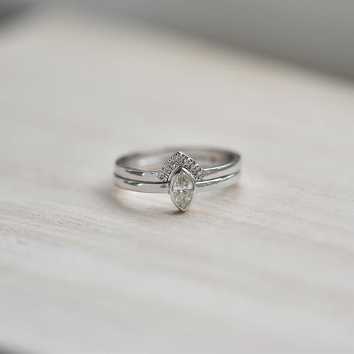 Zlatý zásnubný set prsteňov s marquise certifikovaným diamantom Wiale
