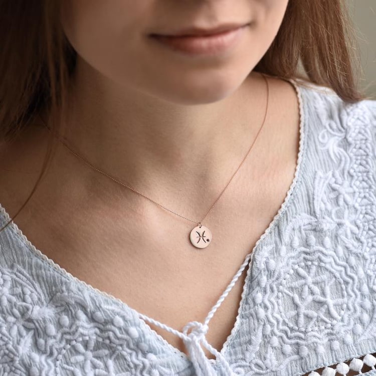 Strieborný prívesok so znamením a ametystom Ryby 103410