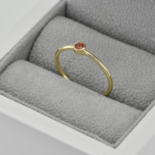 Zlatý minimalistický prsteň s padparadscha zafírom Kathleen