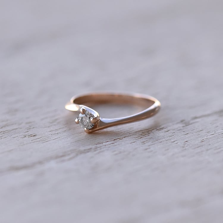 Diamantový zlatý zásnubný prsteň 64665