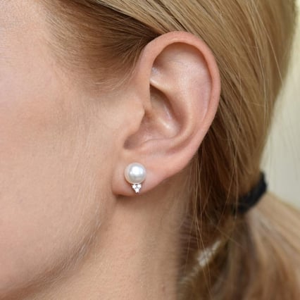 Biele perlové náušnice so zirkónmi Jennifer