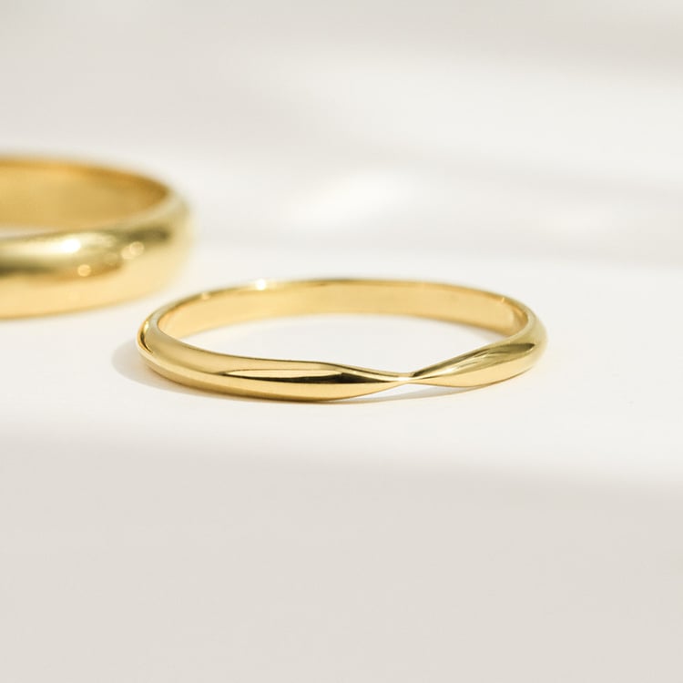 Zlaté svadobné prstene so zúženou dámskou obrúčkou Aello 156778