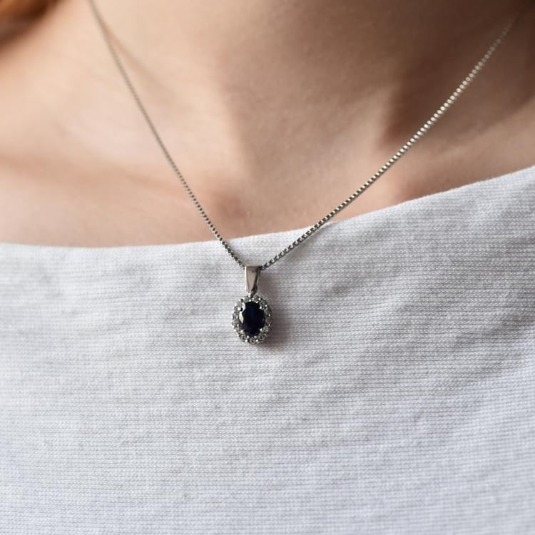 Zlatý náhrdelník so zafírom 17430