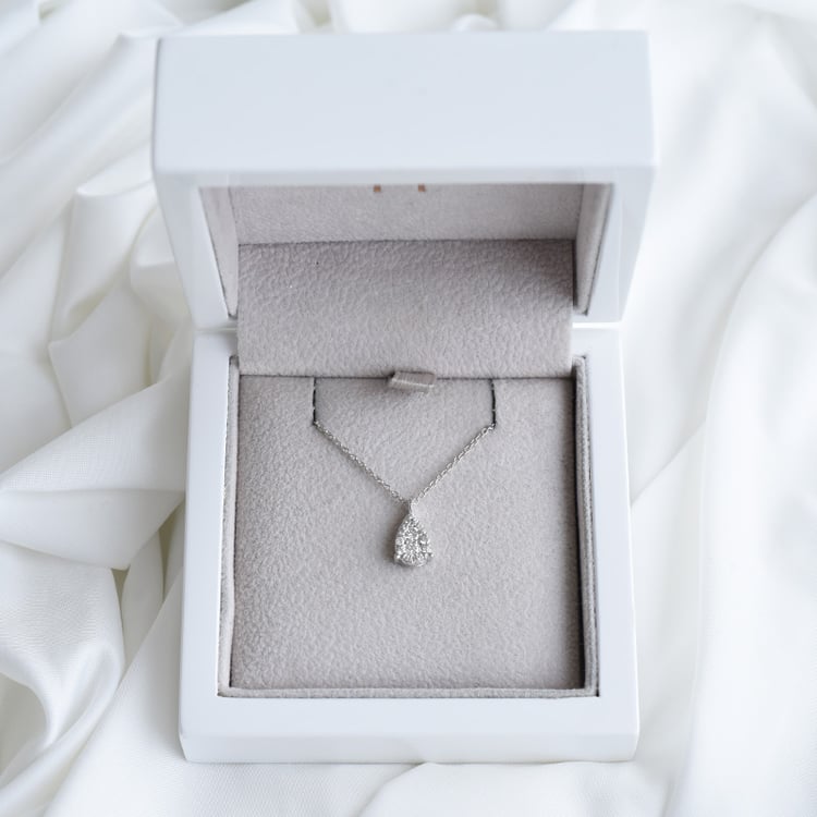 Diamantový prívesok z bieleho zlata 86037