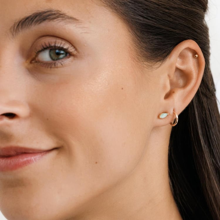 Minimalistické strieborné náušnice so smaragdmi 158418