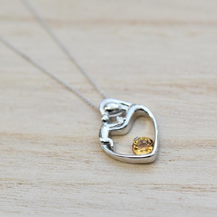 Zlatý prívesok matka a dieťa s citrínom 32414