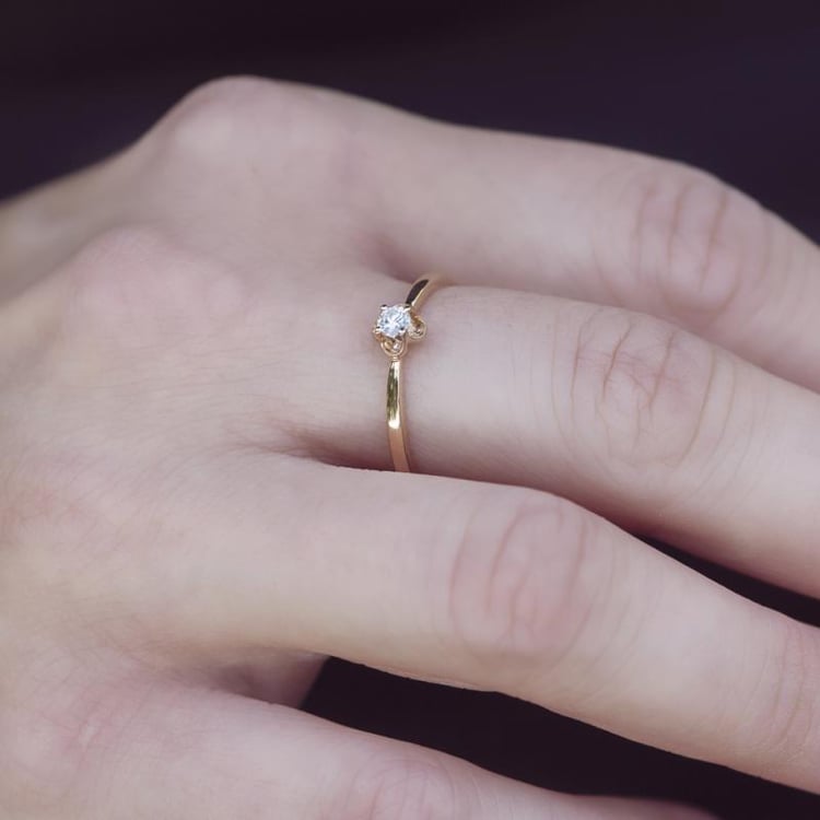 Prsteň z ružového zlata s diamantom 11798