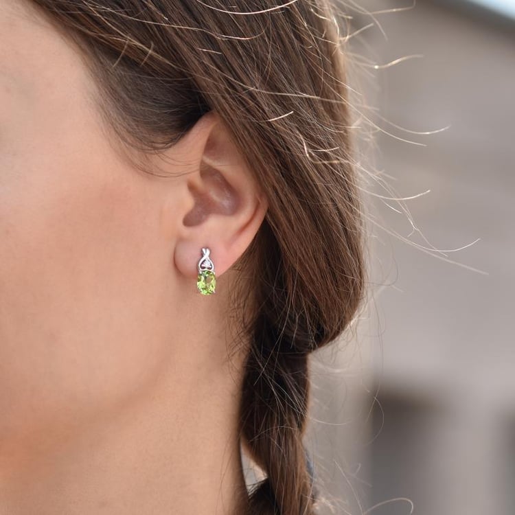 Strieborné náušnice s olivínmi Corby 45321