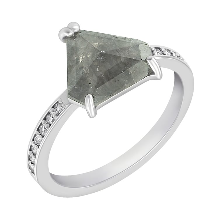 Zlatý zásnubný prsteň se salt and pepper diamantom