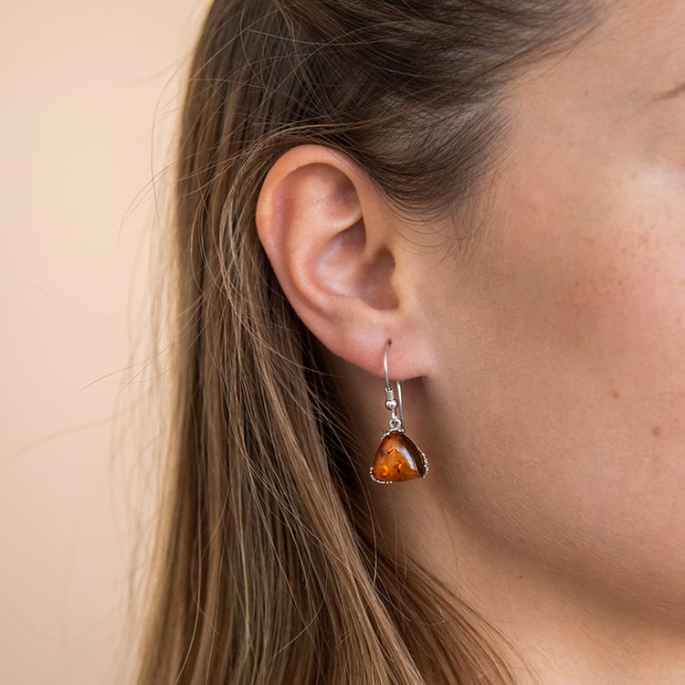 Visiace strieborné náušnice s jantármi Jaydn 107882