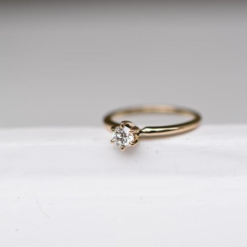 Zásnubný prsteň s diamantom Mala