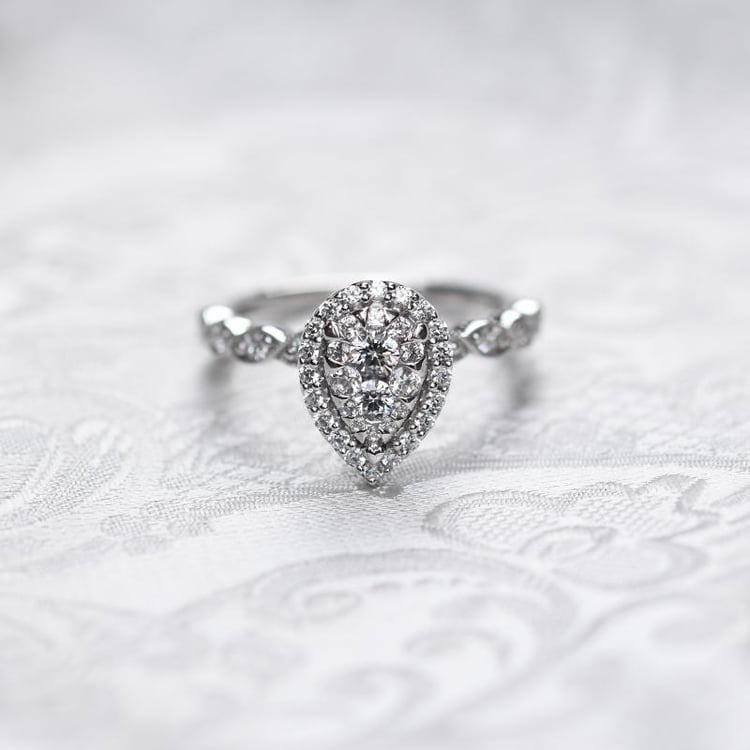 Prsteň s diamantovou slzou 49585