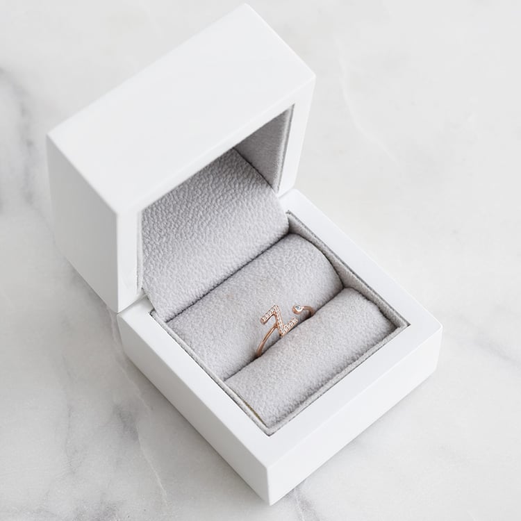 Prsteň s písmenom a diamantmi 88780