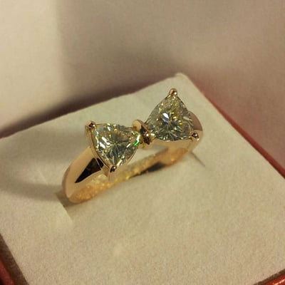 Prsteň s trillion diamantmi