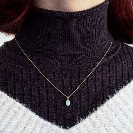 Prívesok s oválnym opálom Ellisha