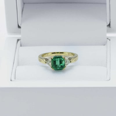 Vintage prsteň so smaragdom